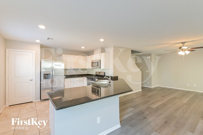 Foto del edificio - 9312 Colinton Ct