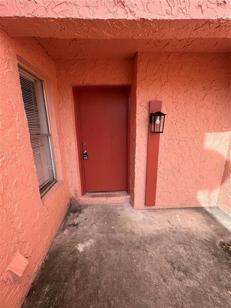 Foto del edificio - 5621 NW 16th St