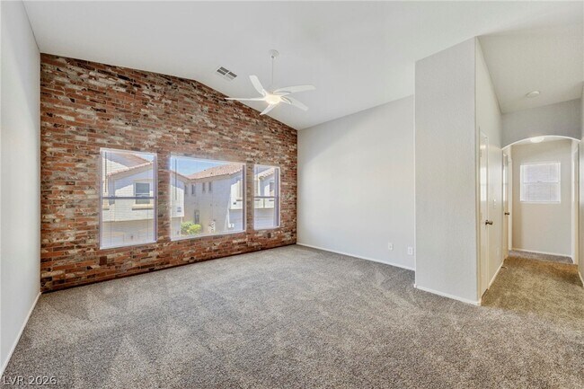 Foto del edificio - 2583 Land Rush Dr