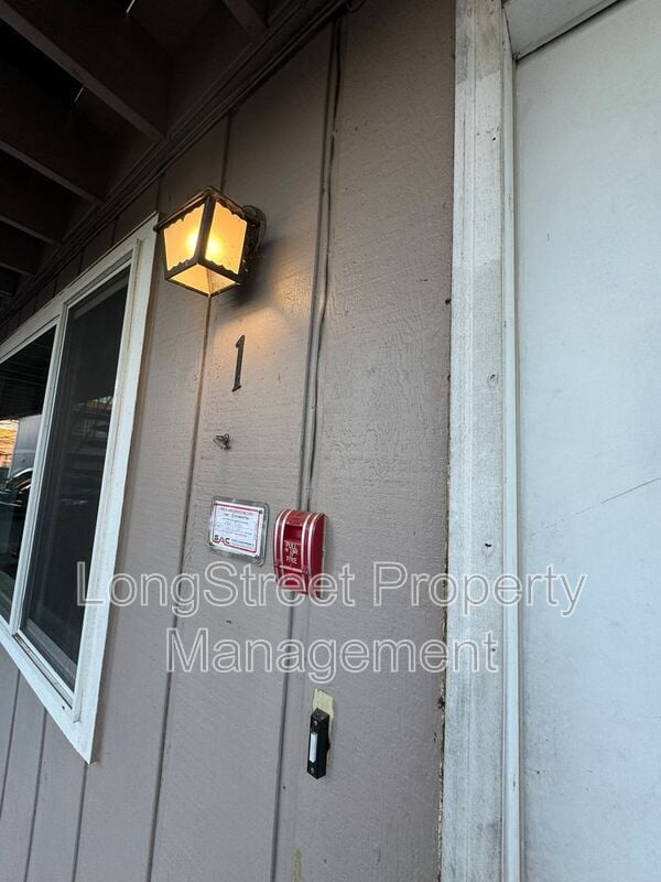 Foto del edificio - 970 NW Garfield Ave