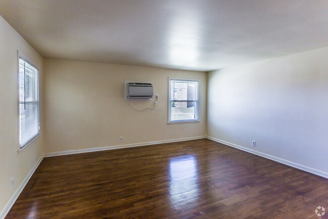 2 BR, 1 BA 720SF - Living Room - Roberts Park Apartments