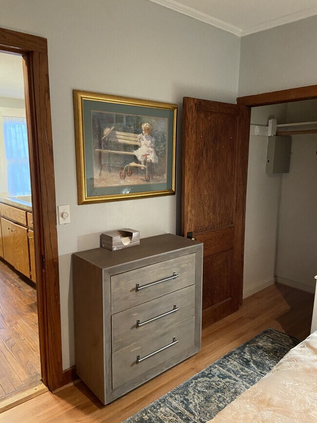 Foto del edificio - 321 E Duffy St