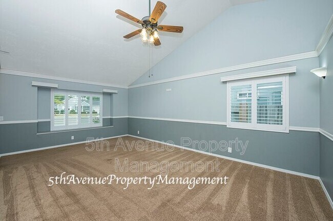Foto del edificio - 620 Myrtlewood Ct