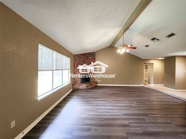Foto del edificio - 1359 Tenderden Dr