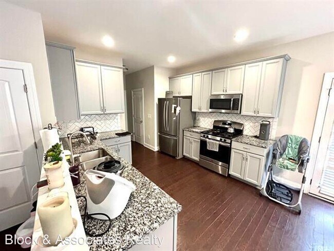 Building Photo - 3 br, 2.5 bath House - 10 Onyx Ct.