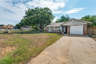 Building Photo - 6500 Ellis Rd