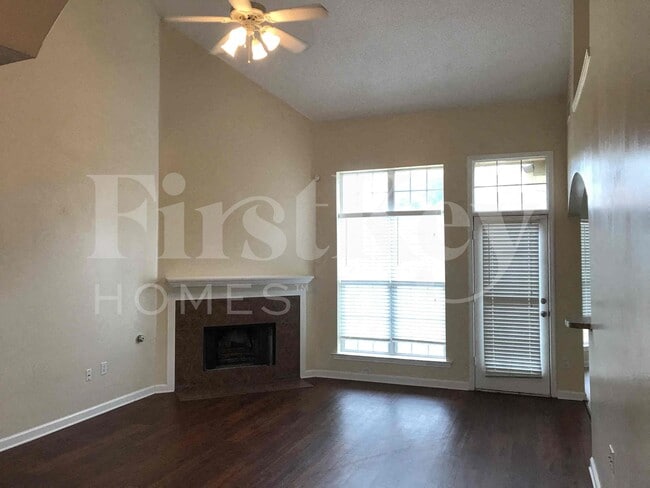 Building Photo - 7142 Queens Crown Ct