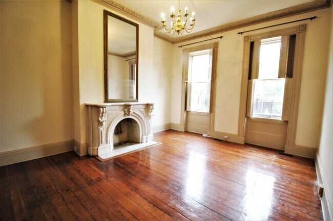 Foto del edificio - 216 W Monument St