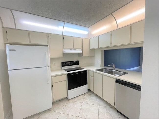 Building Photo - 1244 S Military Trail