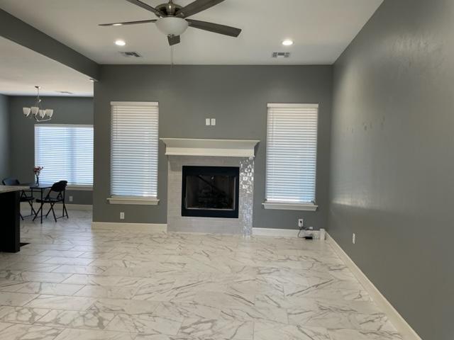 Foto del edificio - 609 NW Creekside Pl