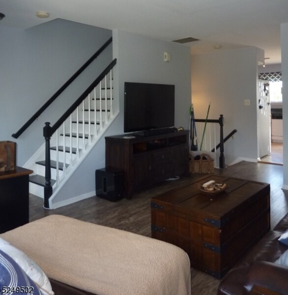 Foto del edificio - 303 Mercer Ct