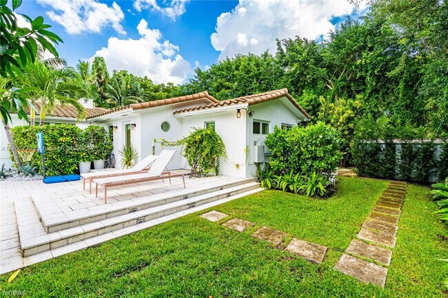 Foto del edificio - 3 br, 2 bath House - 70 NE 99th St