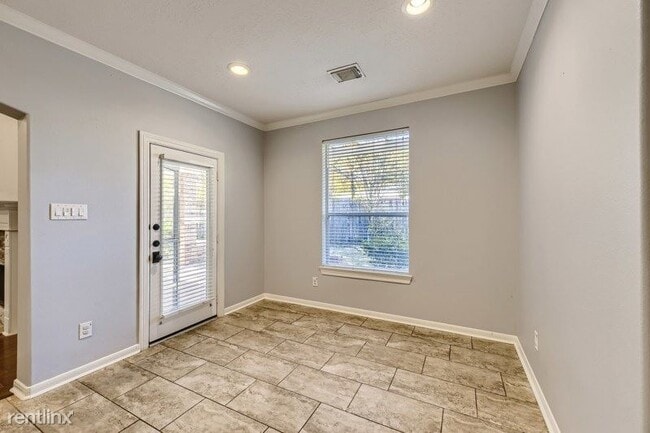 Building Photo - 4 br, 3.5 bath House - 25218 Amberson Circ...