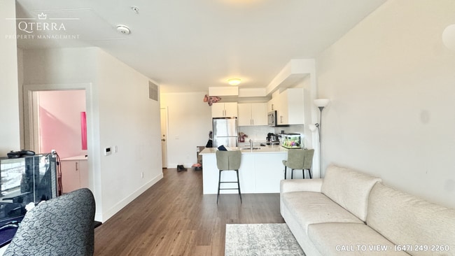 Building Photo - 1000 Lackner Pl