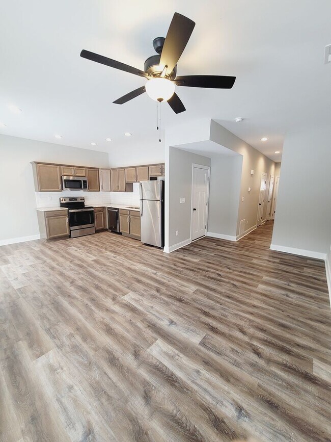 Foto del edificio - 1217 Lockewood Dr