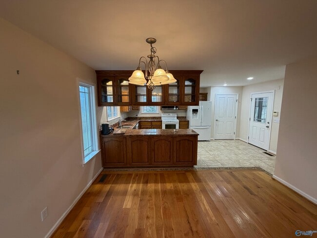 Foto del edificio - 542 Holmes Drake Rd