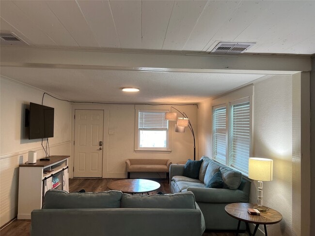 Foto del edificio - 1206 Ave N Ursuline St