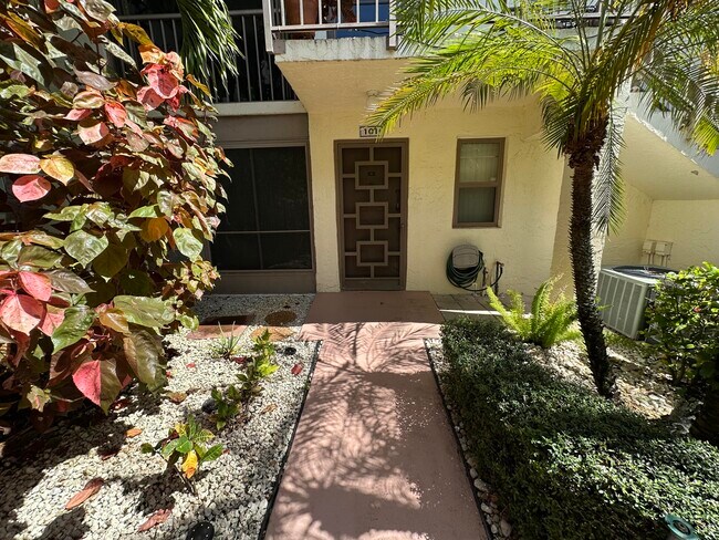 Foto del edificio - 14905 Wedgefield Dr
