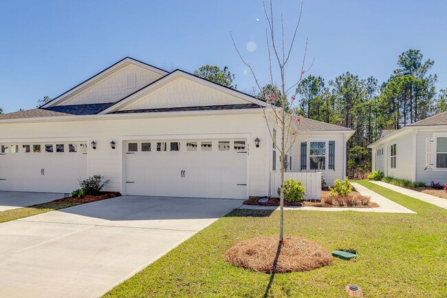 Building Photo - Luxury & Maintenance Free Living in Savann...