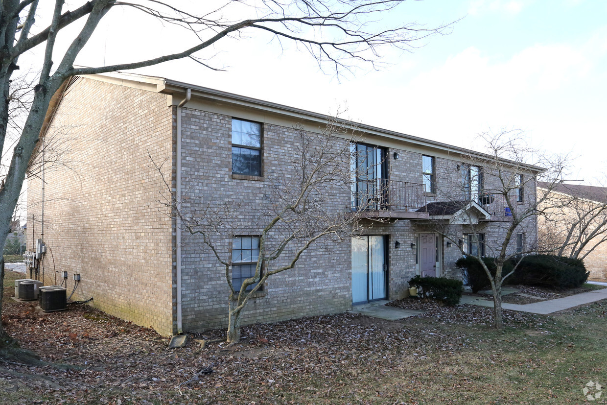 Building Photo - 348-360 Redding Rd
