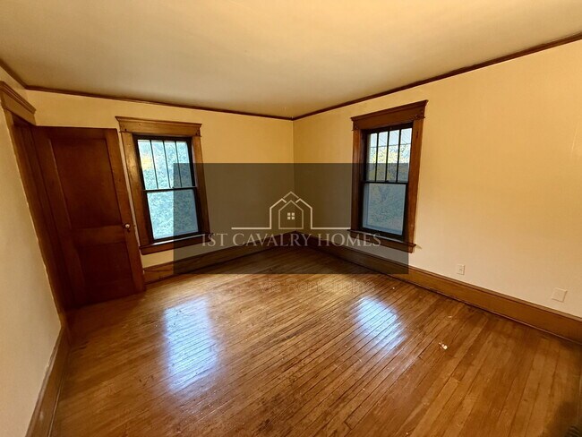 Building Photo - 705 Hazel St