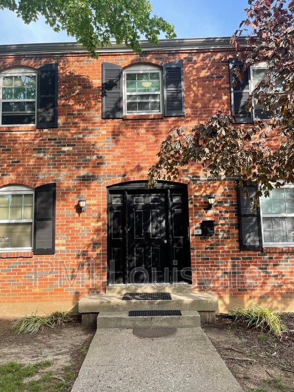 Foto del edificio - 4407 Landside Dr