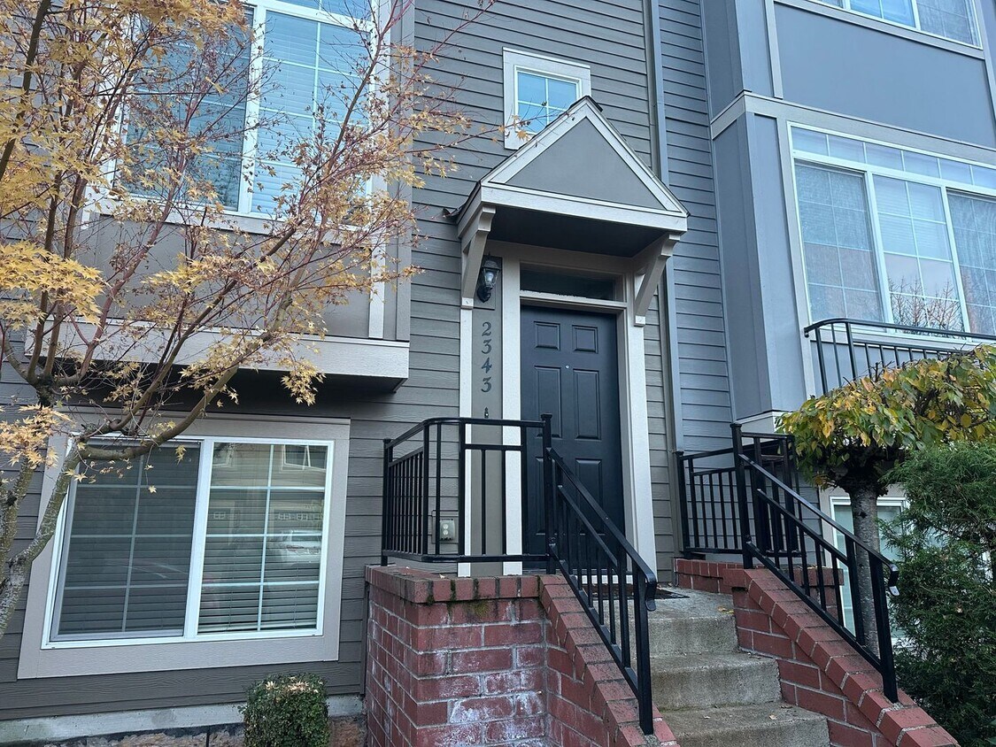 Primary Photo - 3 Level Town Home Located in Bethany