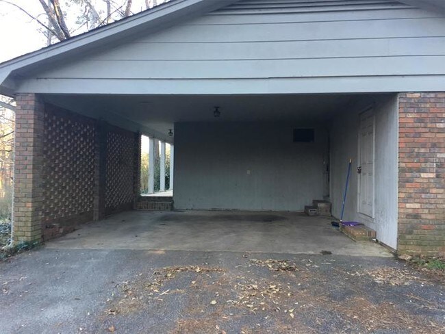Building Photo - 145 Evergreen Terrace