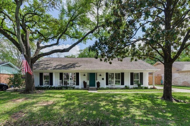 Foto del edificio - 10047 Briarwild Ln