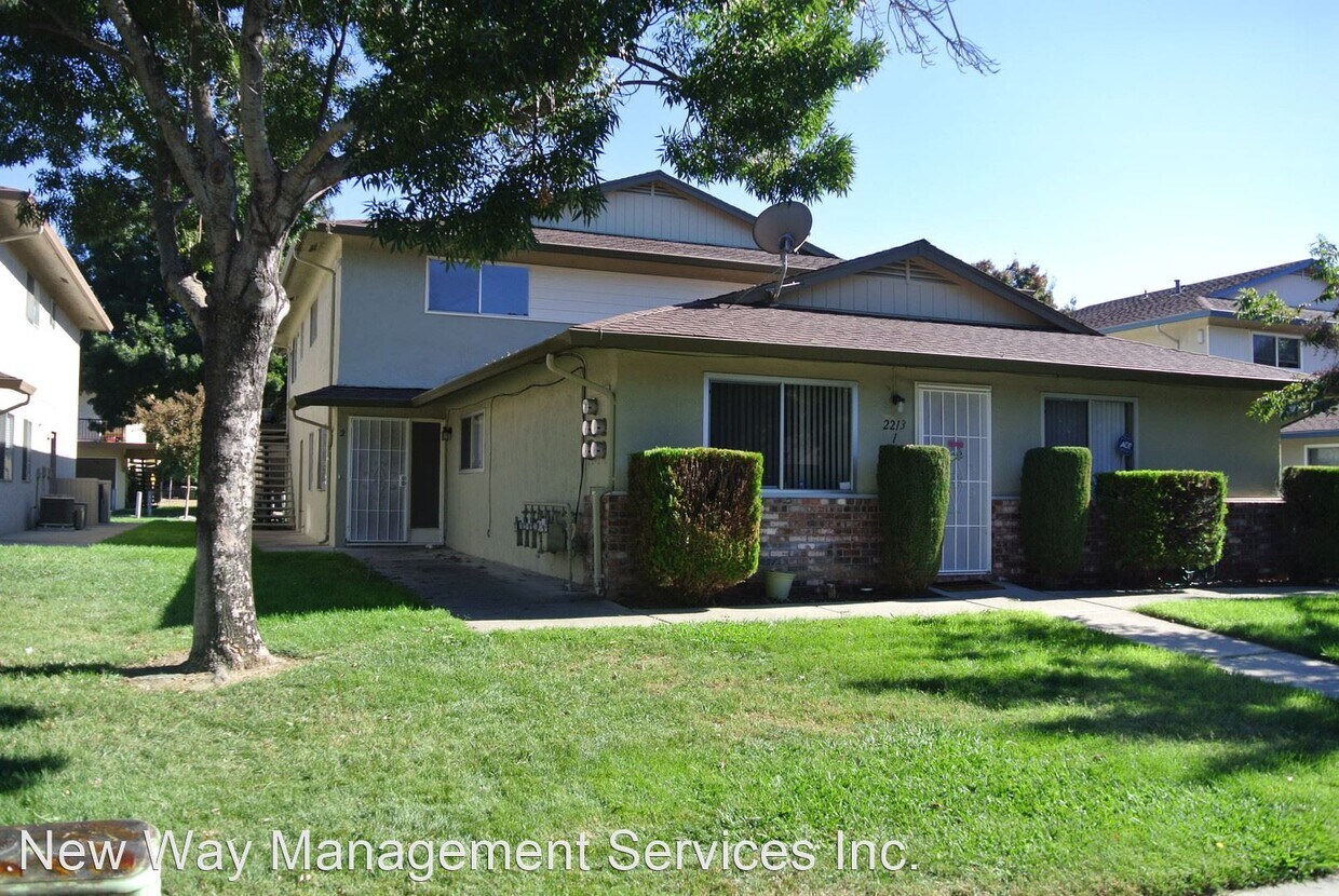 Primary Photo - 2 br, 1 bath House - 2213 Peppertree Way, ...