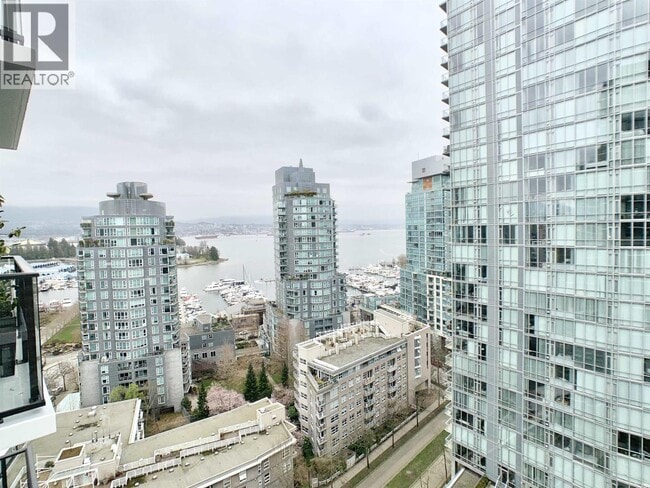 Building Photo - 620 Cardero St