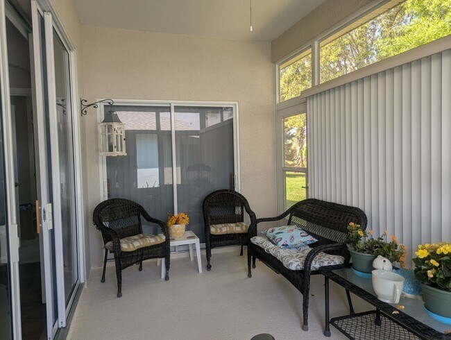 Foto del edificio - Lovely 2 bedroom, 1 bath home located in the beautiful community of the Legacy of Leesburg