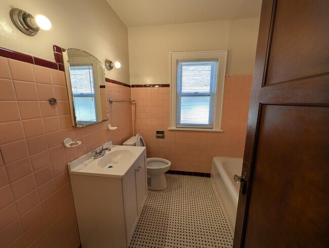 Foto del edificio - 3215 N 53rd St