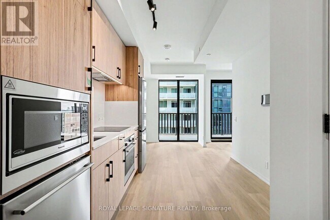 Building Photo - 109 Erskine Ave