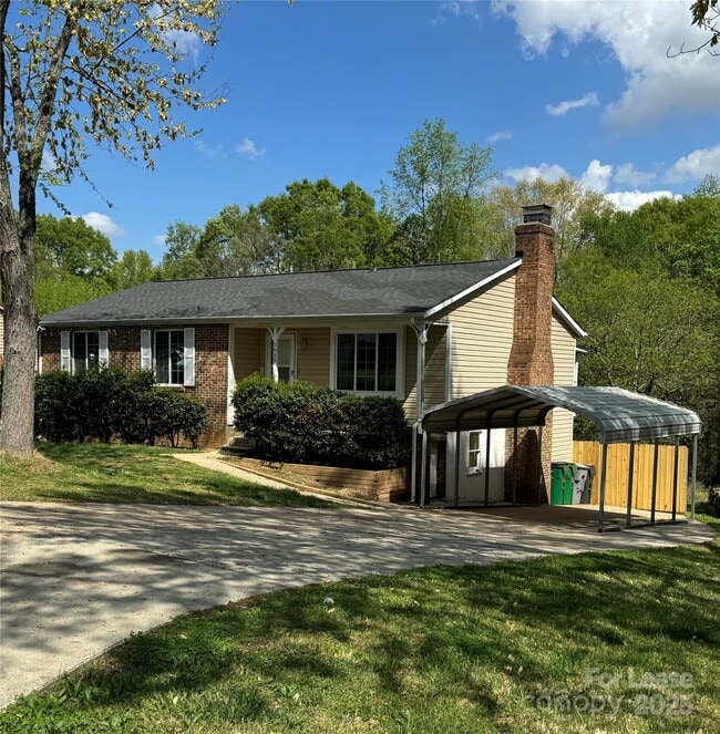 Foto del edificio - 7939 Holly Hill Rd