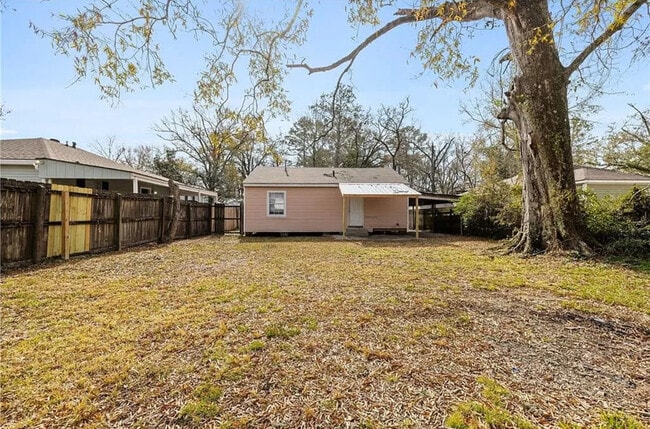 Parte trasera de la casa - 114 Rosewood Dr