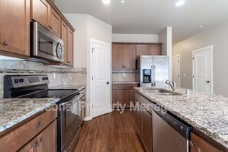 Building Photo - 7613 NE 31st Cir