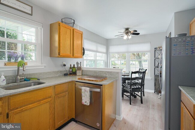 Building Photo - 1606 Lynbrooke Dr