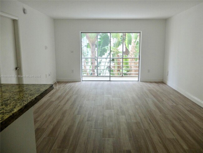 Foto del edificio - 2640 NE 135th St