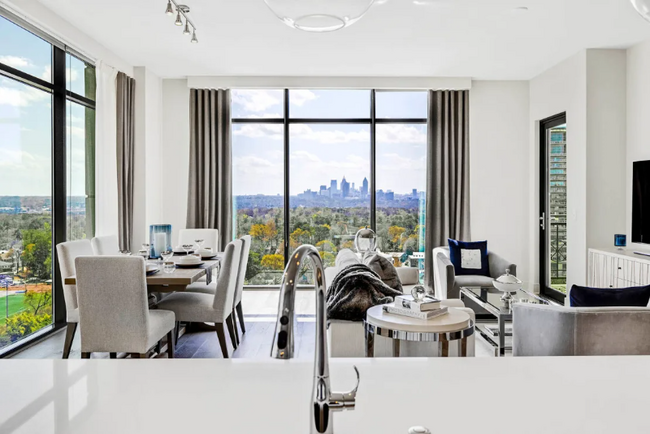 Foto del edificio - 2900 Peachtree Rd NW