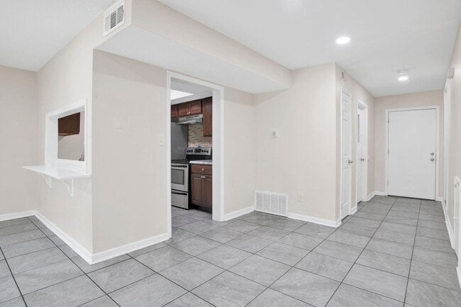 Building Photo - 8140 Lillian Hwy