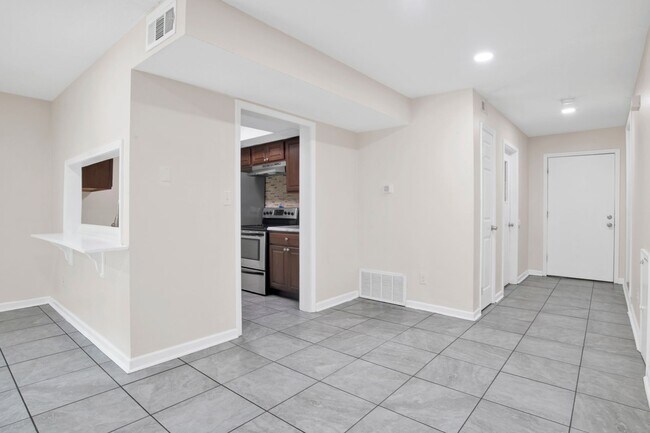 Foto del edificio - 8140 Lillian Hwy