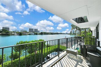 Building Photo - 10101 E Bay Harbor Dr