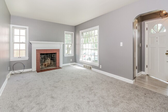 Foto del edificio - 6904 Glenwood Ave