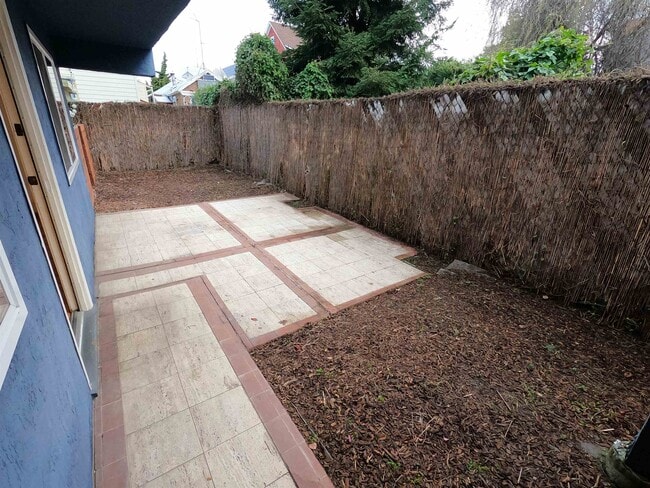 Building Photo - 968 45th St