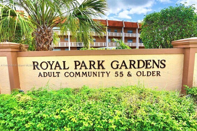 Foto del edificio - 6700 Royal Palm Blvd