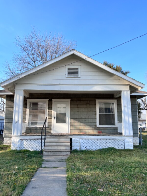 Primary Photo - 2024 W 3rd Ave