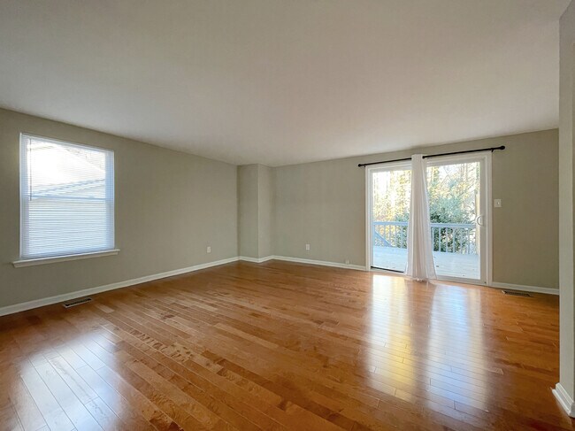 Building Photo - 7328 Summerland Dr