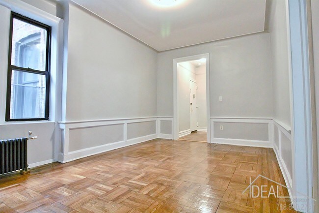 Building Photo - Charming Spacious 2 Bed with Closets