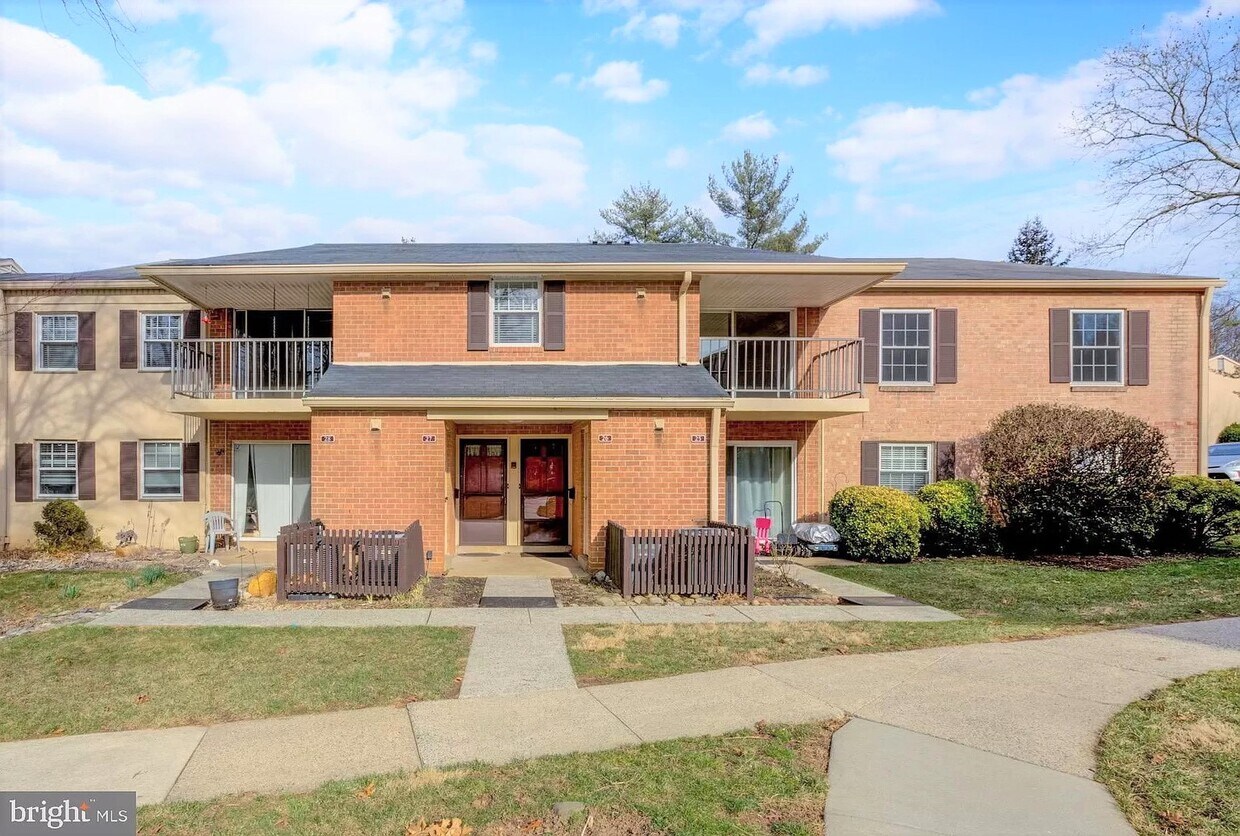 26 Old Crossing Unit 26, Devon, PA 19333 Condo for Rent in